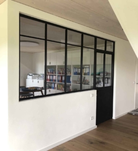 Trennwand Industrie Look Stahl Glas mit Sprossen