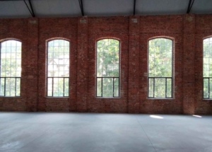 Stahlfenster im Idustriedesign, mit Bogen, Sprossen und zwei Öffnungsflügeln 081-03
