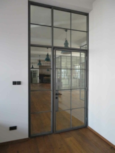 Lofttür Stahl Glas Industriedesign verglast mit Sprossen